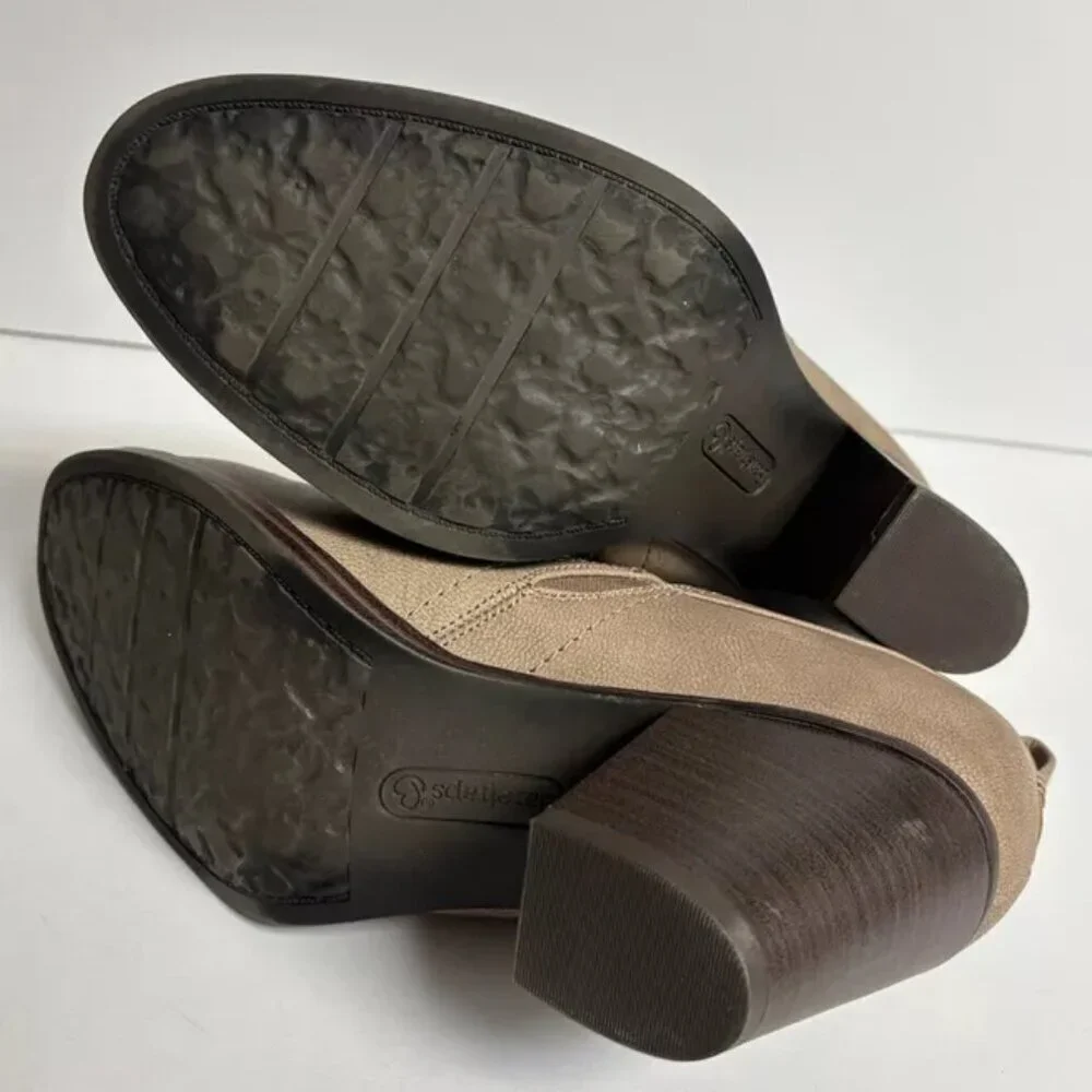 Baretraps Women’s Caroline, Brown Ankle Booties, Size 8 M